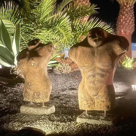 Casa Karoline With A Sunny Terrace, Heated Pool, Comfort And Privacy In A Quiet Neighborhood Villa