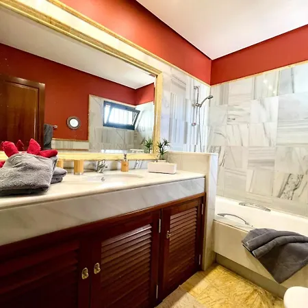 Βίλα Casa Karoline With A Sunny Terrace, Heated Pool, Comfort And Privacy In A Quiet Neighborhood