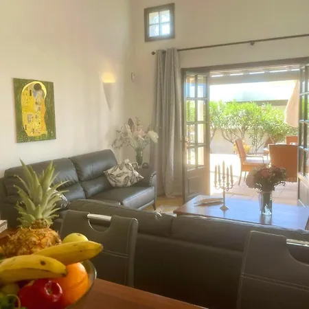 Casa Karoline With A Sunny Terrace, Heated Pool, Comfort And Privacy In A Quiet Neighborhood וילה *