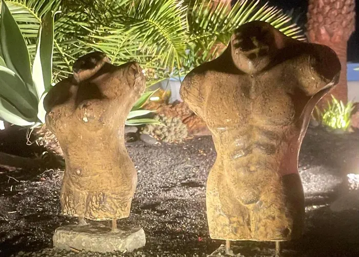 Casa Karoline With A Sunny Terrace, Heated Pool, Comfort And Privacy In A Quiet Neighborhood Villa