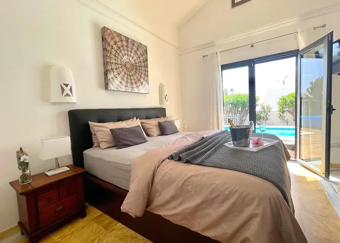 וילה Casa Karoline With A Sunny Terrace, Heated Pool, Comfort And Privacy In A Quiet Neighborhood