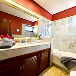 Villa Casa Karoline With A Sunny Terrace, Heated Pool, Comfort And Privacy In A Quiet Neighborhood
